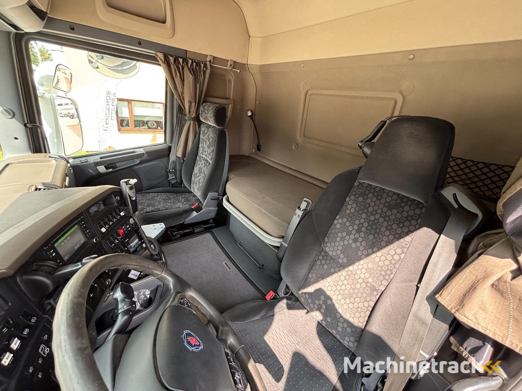 Scania R580 8X2*6 + RETARDER + PTO + ADR