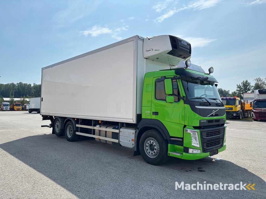 Volvo FM370 + SIDE OPENING + CARRIER SUPRA 1150