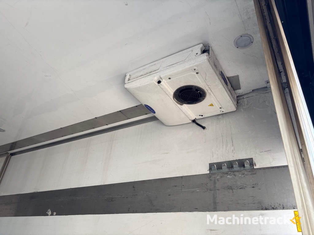 Volvo FM370 + SIDE OPENING + CARRIER SUPRA 1150