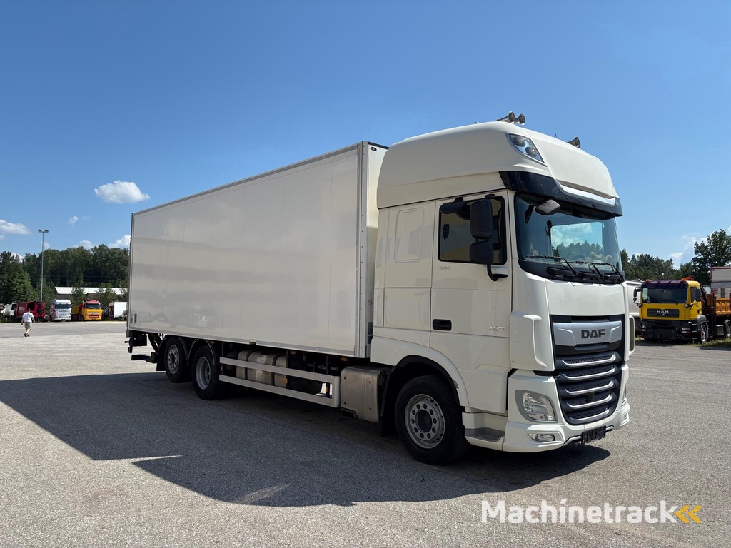 DAF XF530 6x2 + CARRIER SUPRA 1150U