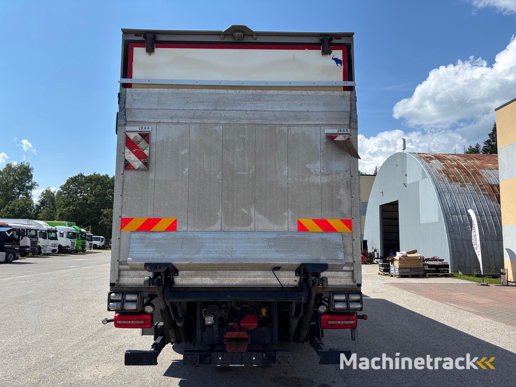 DAF XF530 6x2 + CARRIER SUPRA 1150U