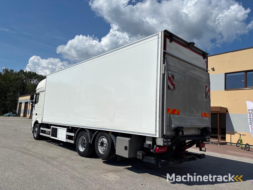 DAF XF530 6x2 + CARRIER SUPRA 1150U