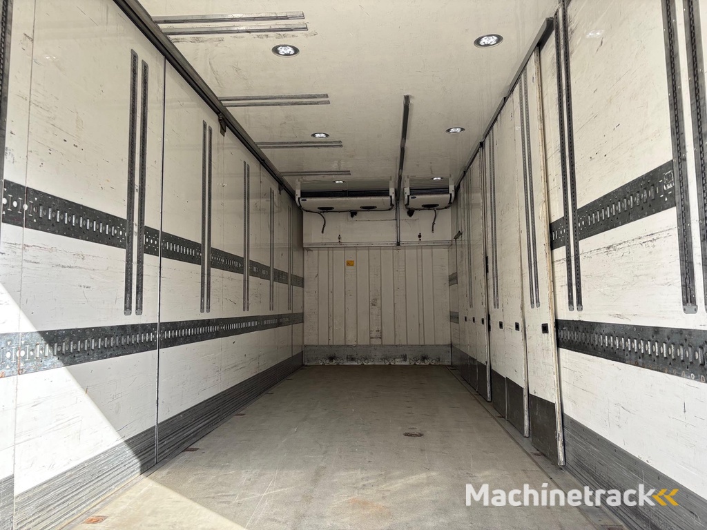 Volvo FM500 6X2*4 + RETARDER + CARRIER SUPRA 1250