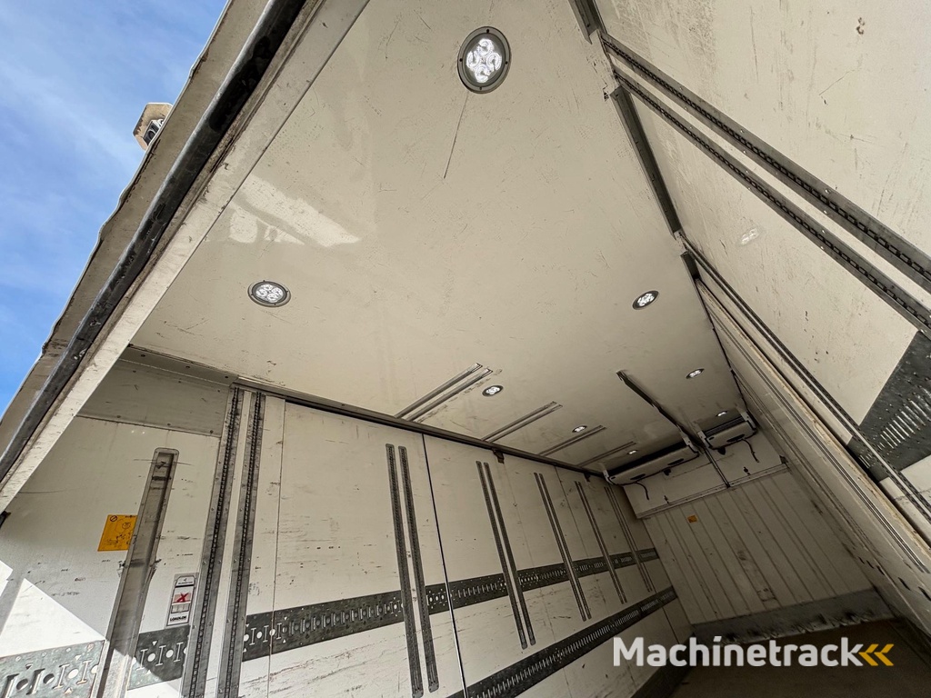 Volvo FM500 6X2*4 + RETARDER + CARRIER SUPRA 1250