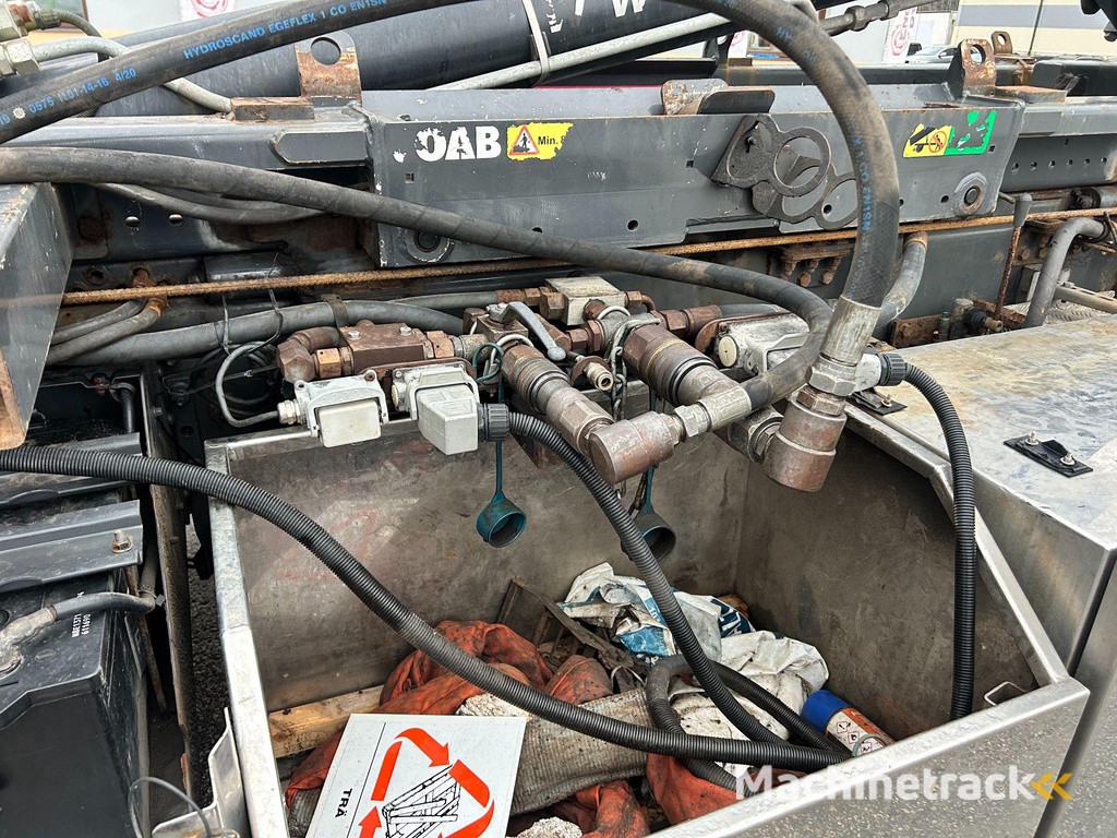 Volvo FM500 6X2 EURO5 + HOOKLIFT + SKIP LOADER