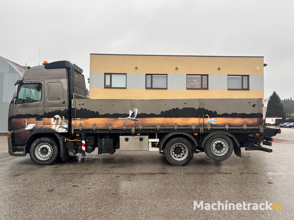 Volvo FH 6X2 + Pump + Crane readyness