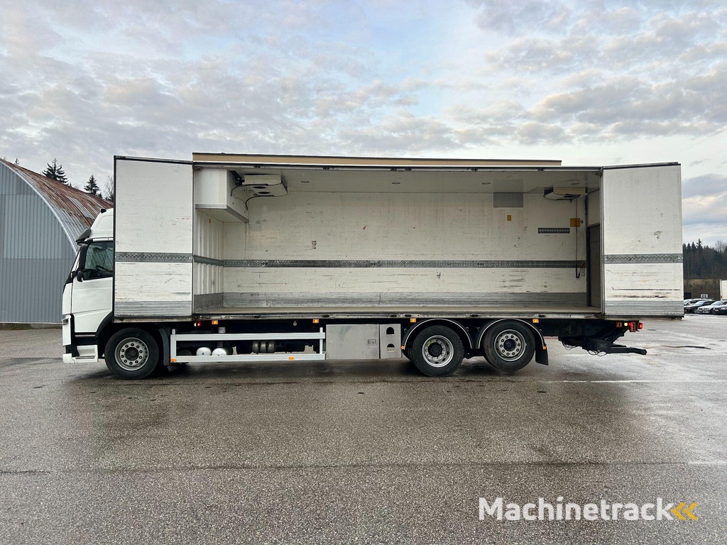 Volvo FM450 6X2*4 EURO6 + CARRIER SUPRA 1250MT