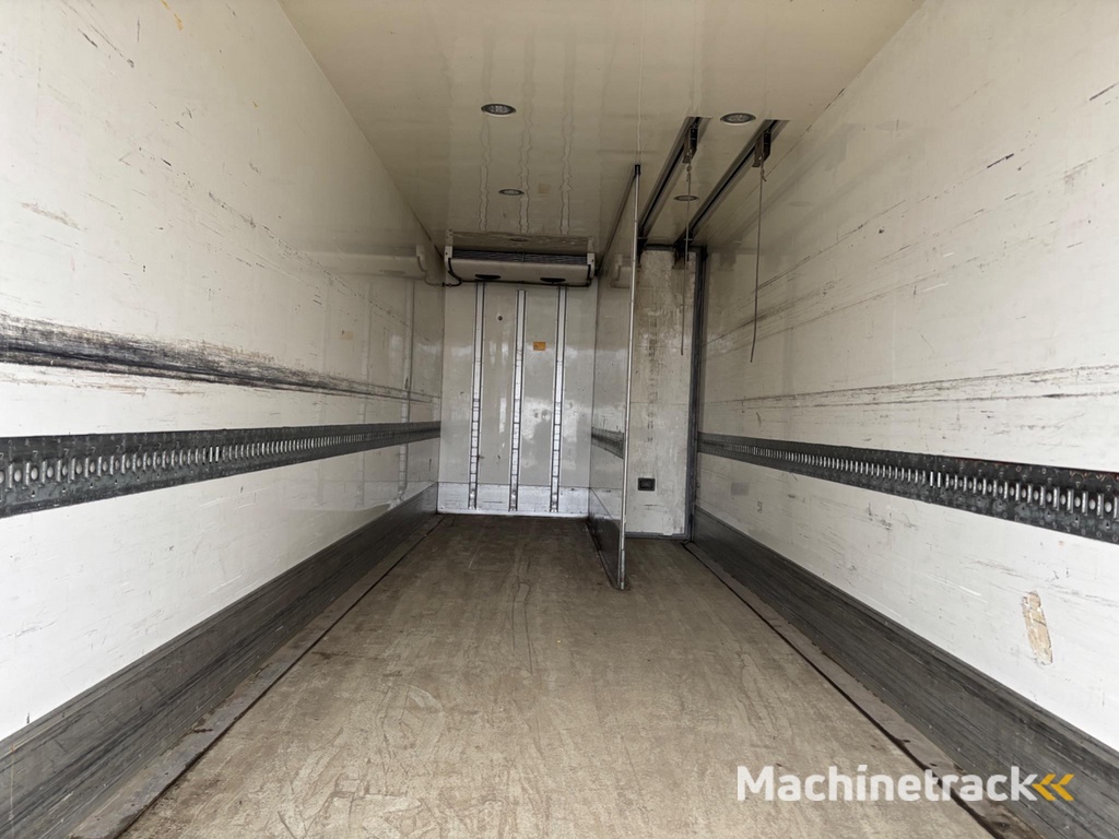 Volvo FM 450 6X2*4 EURO5 + CARRIER SUPRA 1250MT