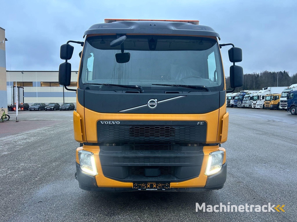 Volvo FE320 6X2*4 EURO6 + BOX VIBRATION