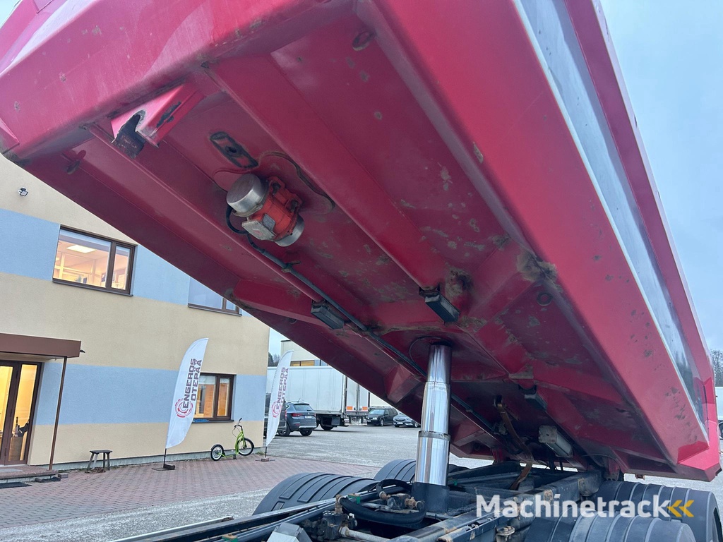 Volvo FE320 6X2*4 EURO6 + BOX VIBRATION