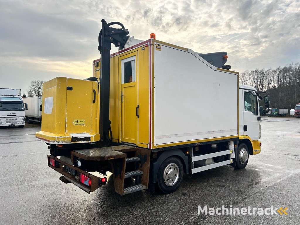 MAN TGL8.180 4X2 EURO5 + VERSALIFT VT-155-FZ