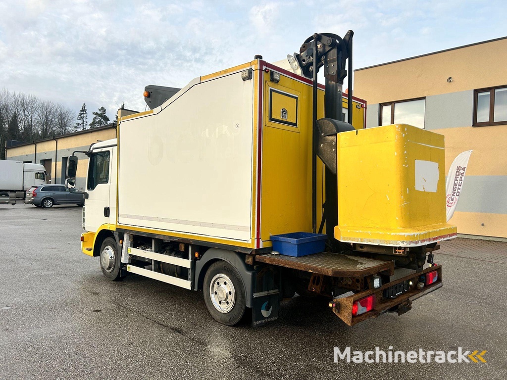 MAN TGL8.180 4X2 EURO5 + VERSALIFT VT-155-FZ