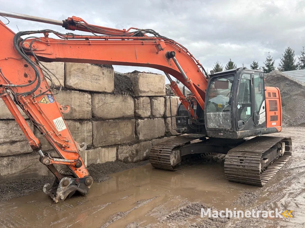 Hitachi ZX225USLC-5B