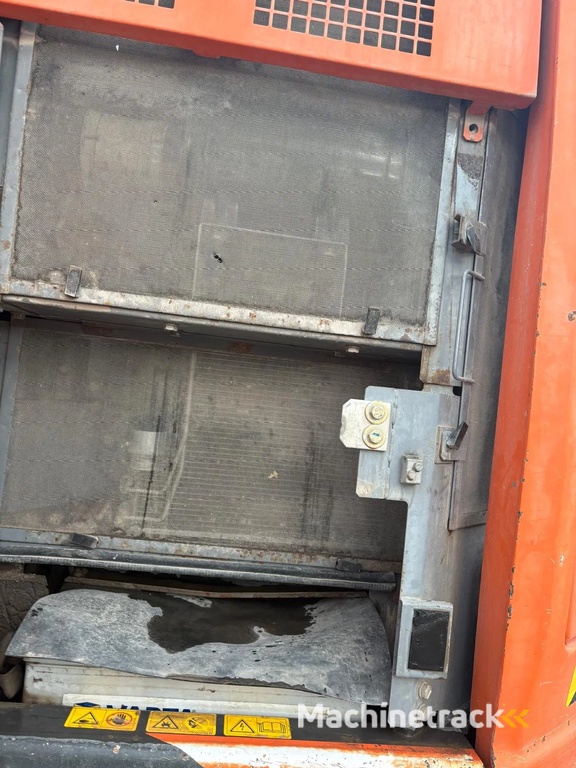 Hitachi ZX225USLC-5B