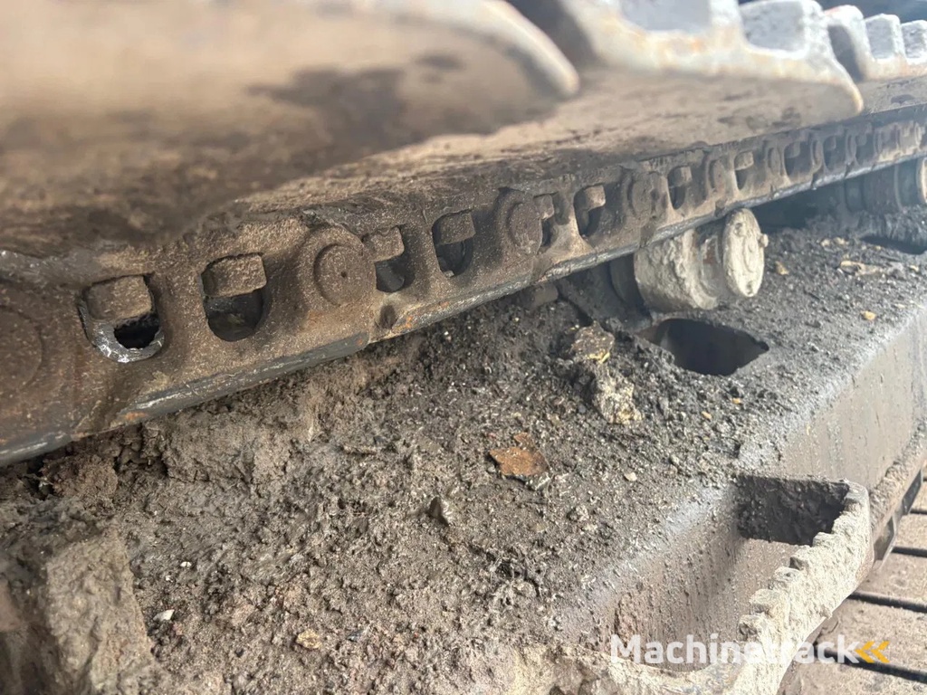 Hitachi ZX225USLC-5B