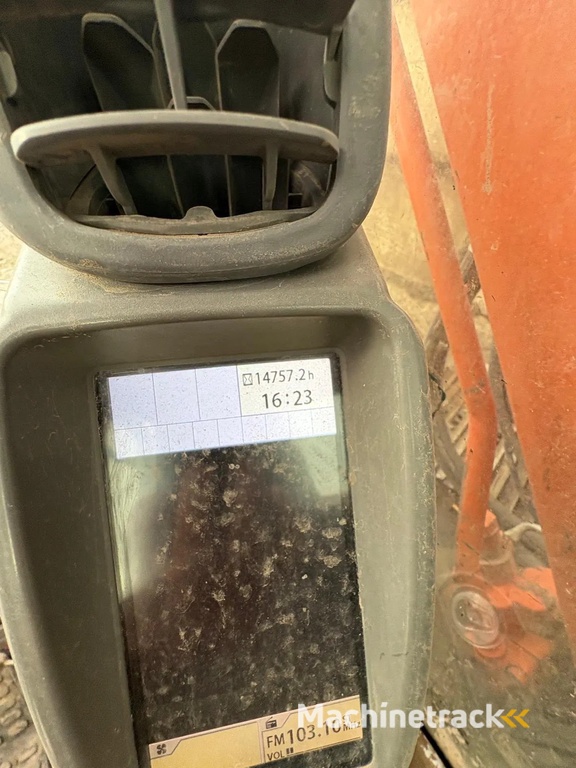 Hitachi ZX225USLC-5B