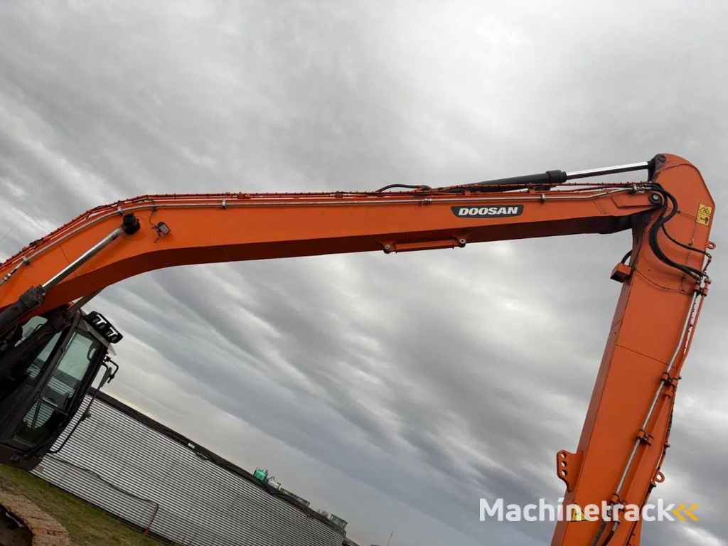 Doosan DX225LC