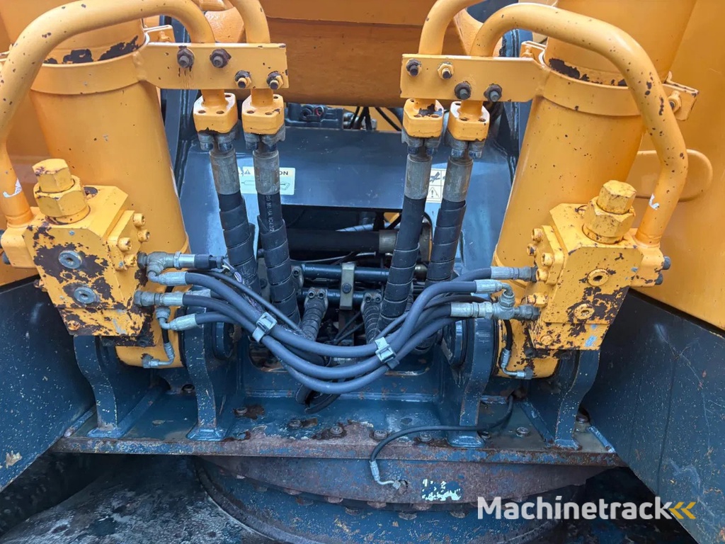 Hyundai Robex 235L CR-9