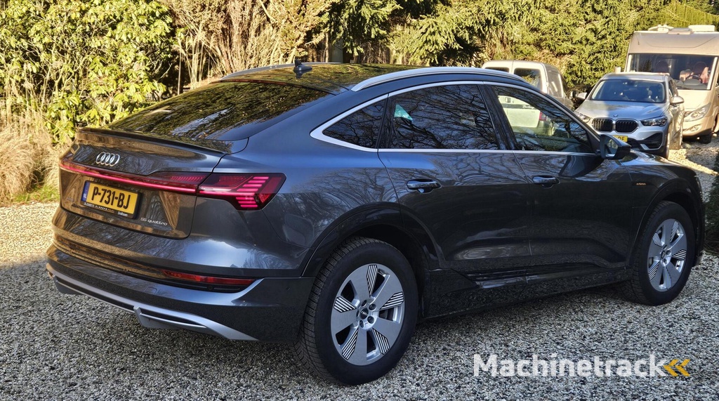 Audi e-tron Sportback 55 quattro Business edition 95 kWh  Met zomer 21 inch  en Wintervelgen 19 inch