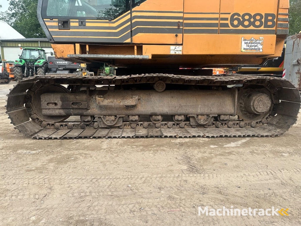 CASE 688 B 16 ton