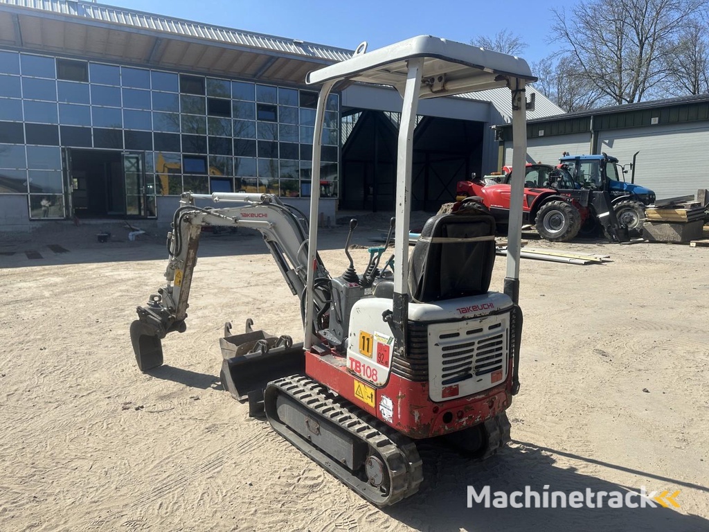 Takeuchi TB 108 3 buckets
