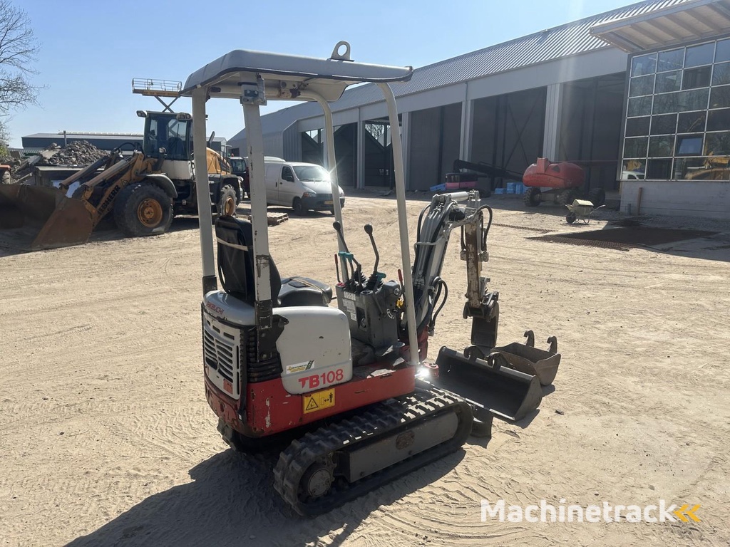 Takeuchi TB 108 3 buckets