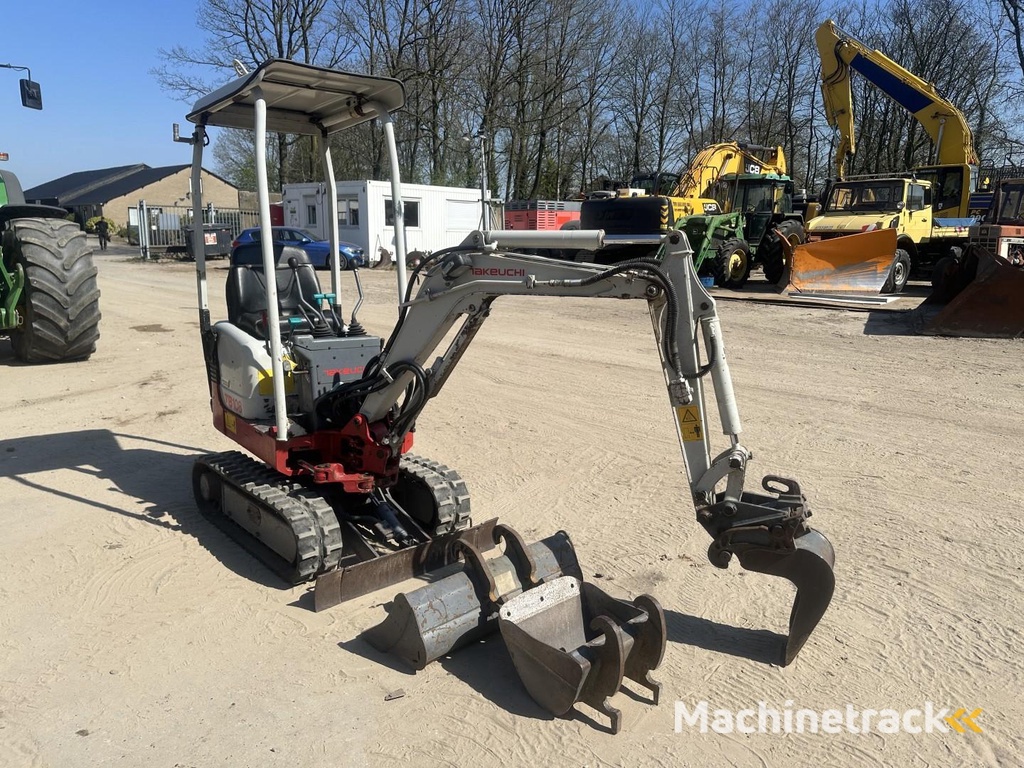Takeuchi TB 108 3 buckets