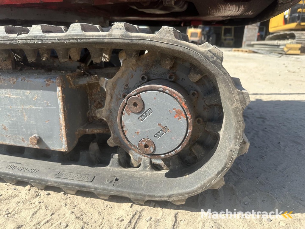 Takeuchi TB 108 3 buckets