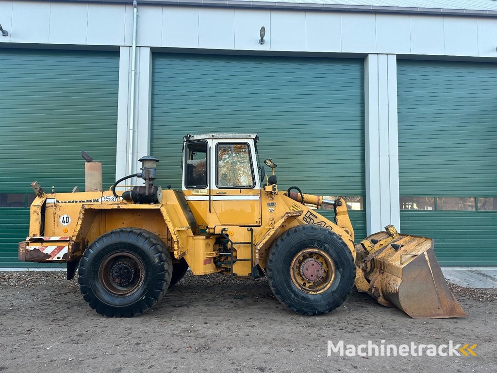 Liebherr L541 Included spare wheels