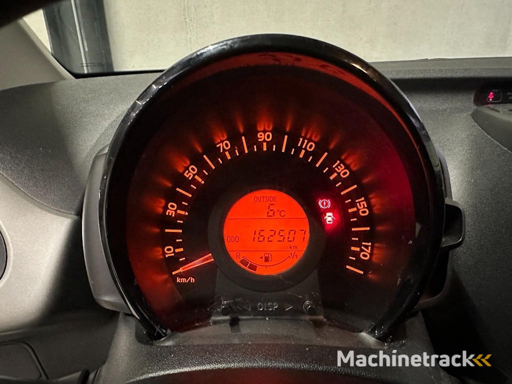 Peugeot 108 1.0 e-VTi Envy - Recent APK - Airco - 5 deurs - Metallic