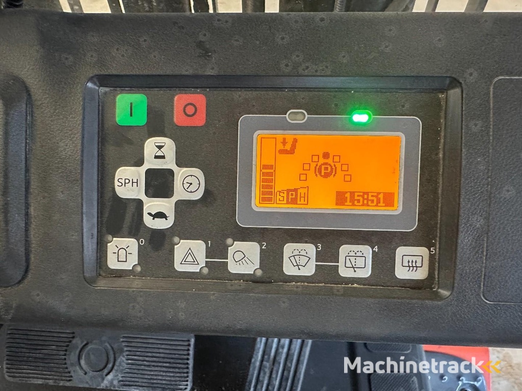 Toyota 8 FBMKT 30 3 ton lifting capacity