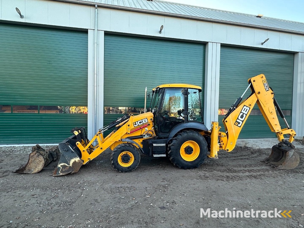 JCB 3CX 14 Excellent condition - LOW Hours - 3 digging buckets