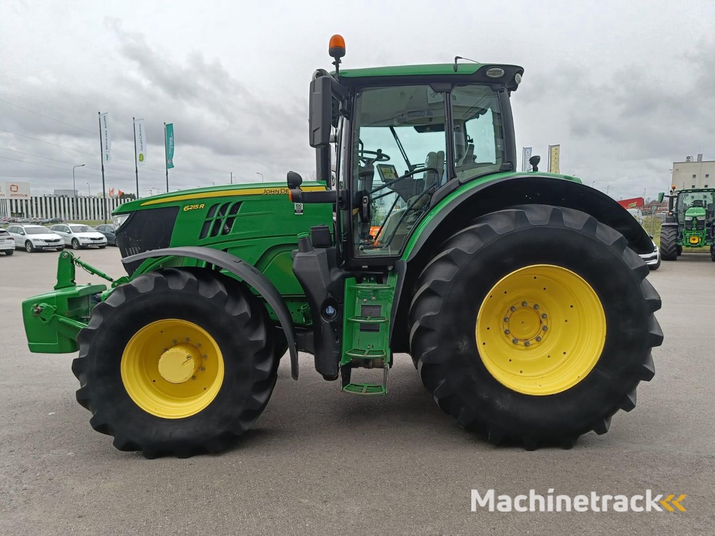 John Deere 6215R