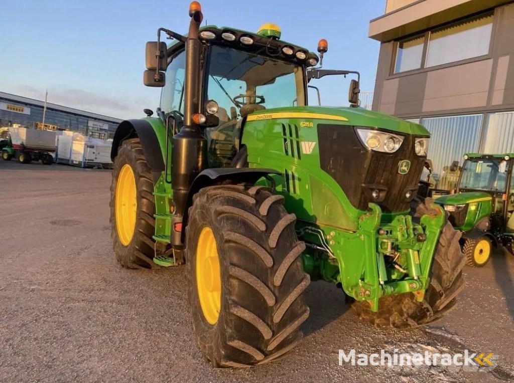 John Deere 6215R