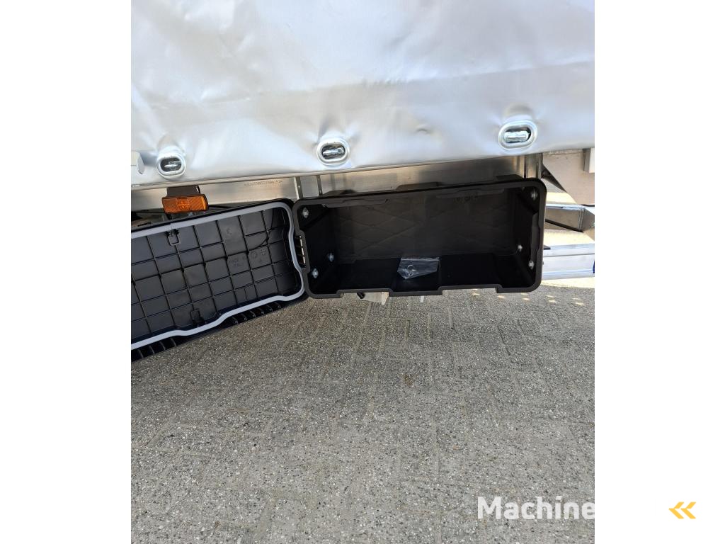 Blyss Silverstone light 520x210 3500kg met huif