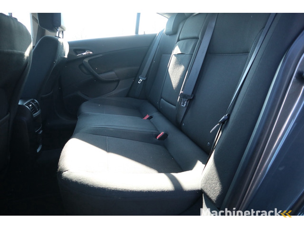 Opel Insignia 1.8 Business