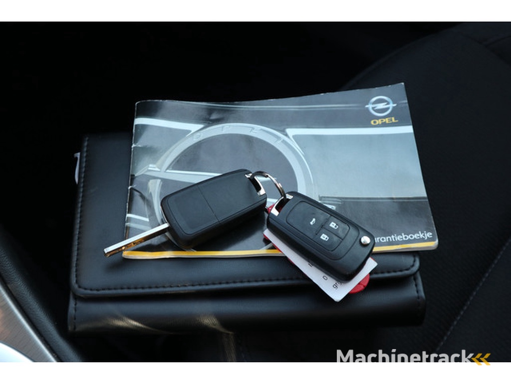 Opel Insignia 1.8 Business