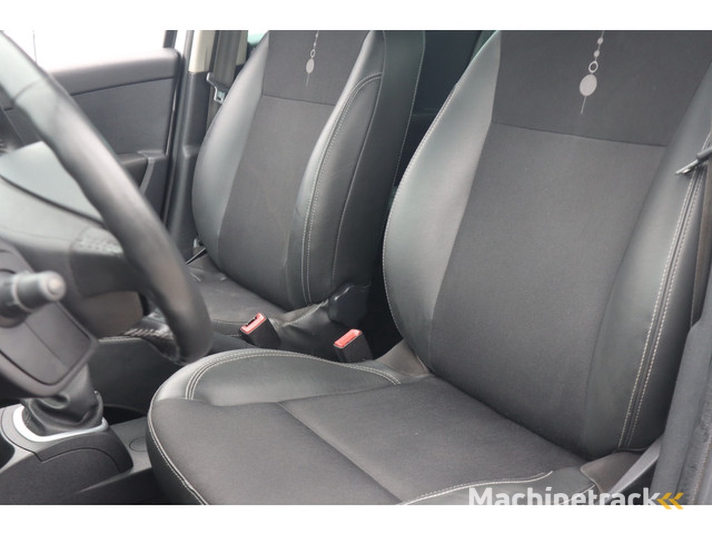 Renault Clio Estate 1.2 TCE Night & Day