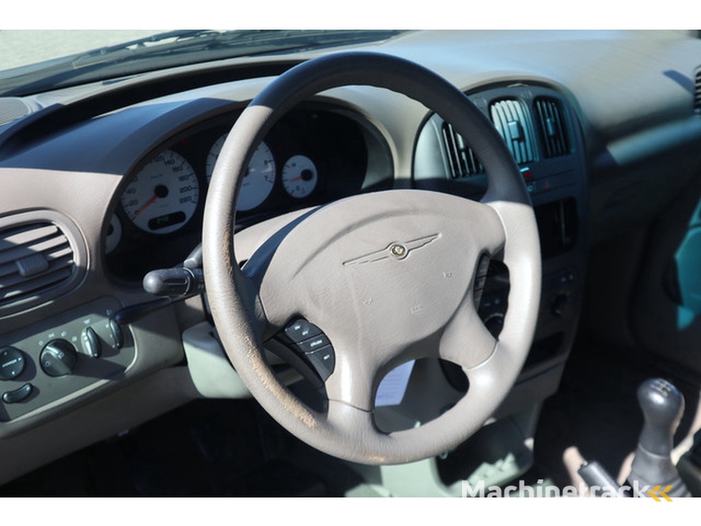 Chrysler Voyager 2.4i SE