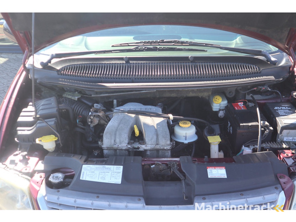 Chrysler Voyager 2.4i SE