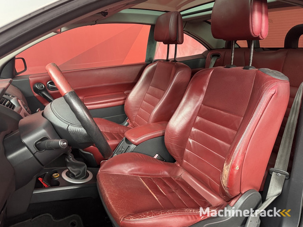 Renault Mégane Coupé-Cabriolet 2.0-16V Privilège Luxe