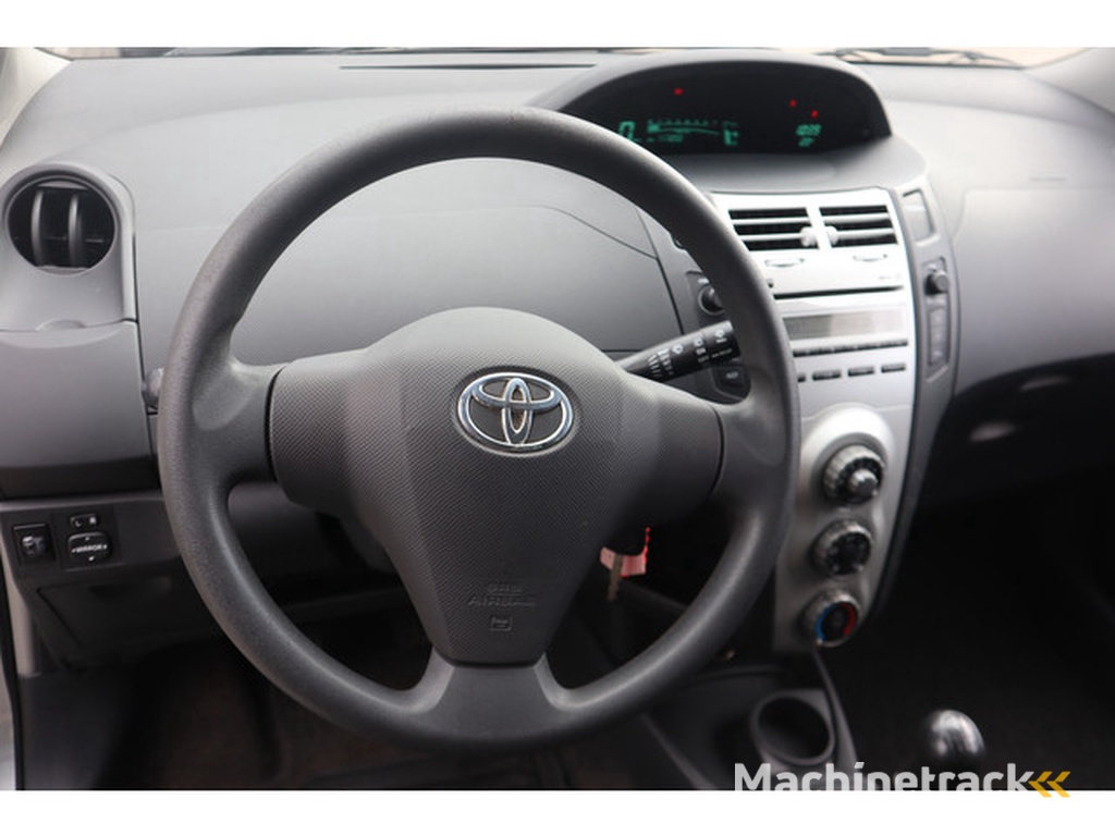 Toyota Yaris 1.0 VVTi Terra