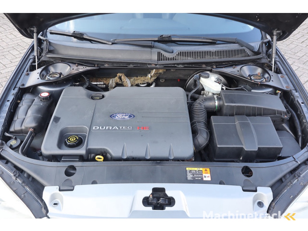 Ford Mondeo Wagon 1.8-16V Platinum