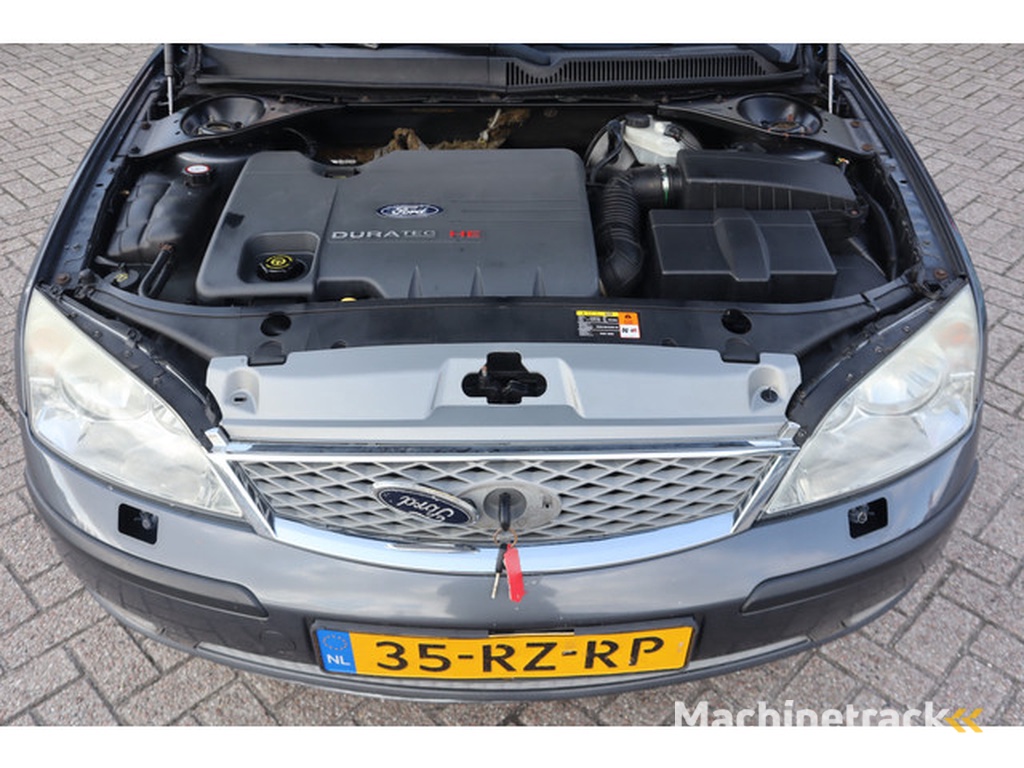 Ford Mondeo Wagon 1.8-16V Platinum