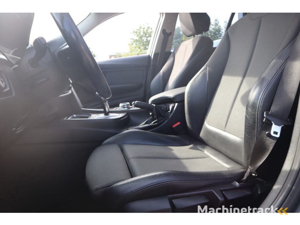 BMW 3-serie Touring 3 Serie Touring 318d High Executive