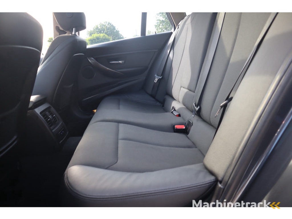 BMW 3-serie Touring 3 Serie Touring 318d High Executive