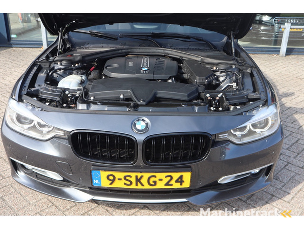 BMW 3-serie Touring 3 Serie Touring 318d High Executive