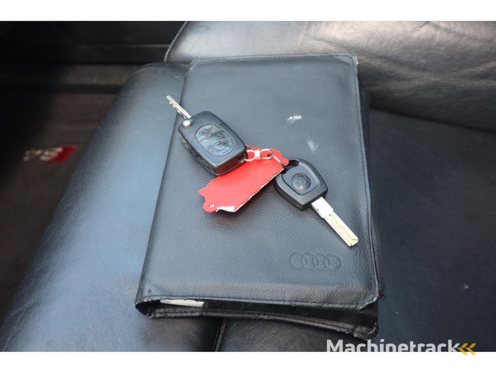 Audi A4 Avant 4.2 V8 quattro S4 Pro Line