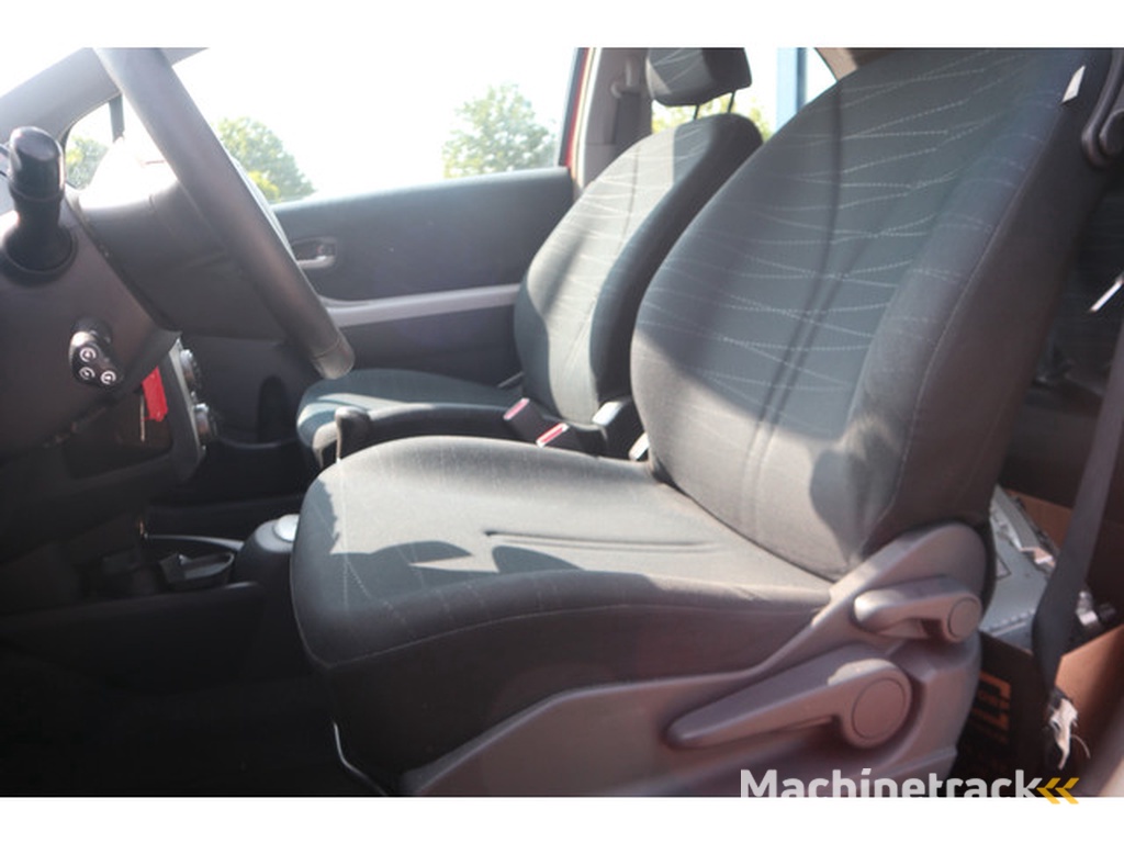 Toyota Yaris 1.3 VVTi Luna MMT