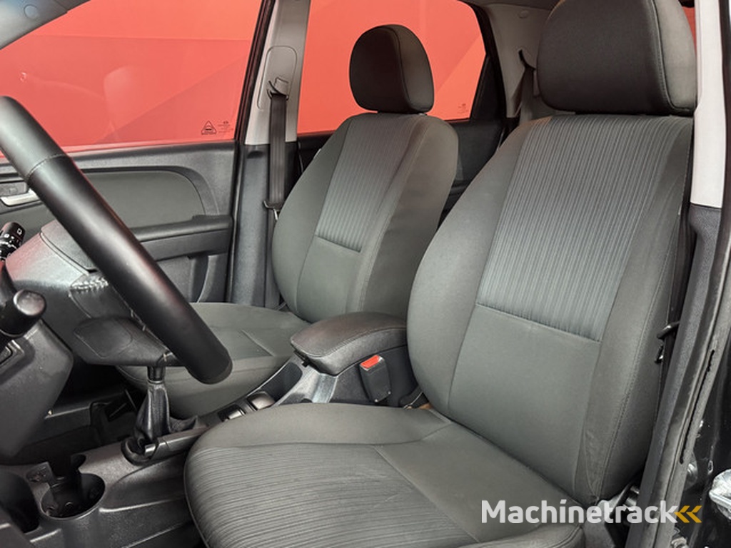 Kia Sportage 2.0 CVVT X-tra